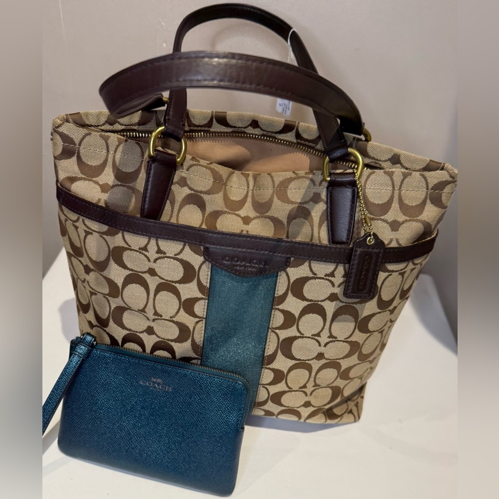 Coach Signature Stripe Tote with Matching Wristlet 28501 LNWOT
